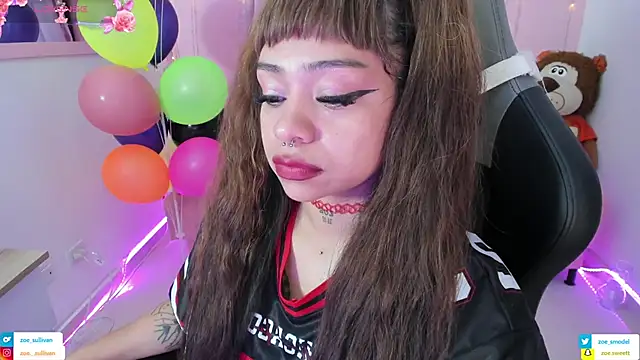 Snapshot of zoesullivan chatting on 11/10/25, 09:52 zoesullivan online show from 11/10/25, 09:52