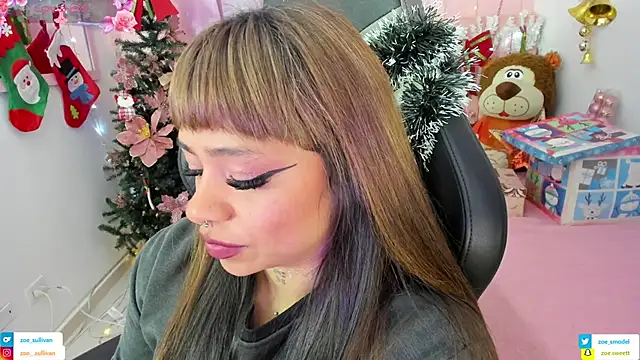 Snapshot of zoesullivan chatting on 11/26/25, 09:32 zoesullivan online show from 11/26/25, 09:32