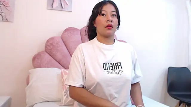 MilaaAdams online show from 06/17/26, 11:12