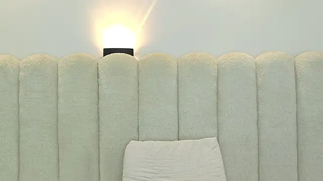 Juliabadlee online show from 11/12/25, 08:41