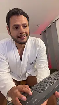 Snapshot of Nate_Ocean chatting on 11/23/25, 04:01 Nate Ocean online show from 11/23/25, 04:01