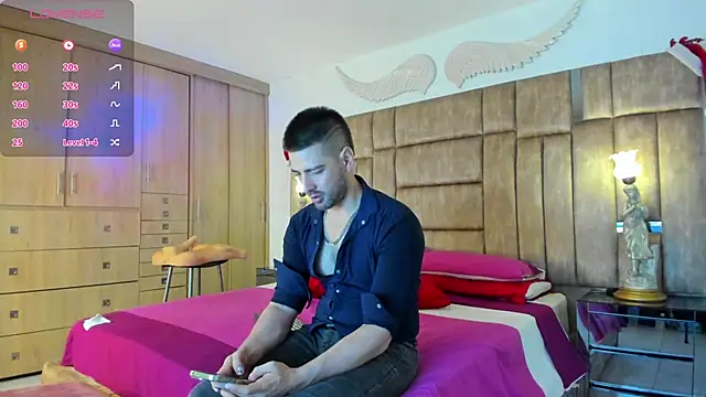 Snapshot of petterwilly1 chatting on 12/18/24, 04:17 petterwilly1 online show from 12/18/24, 04:17