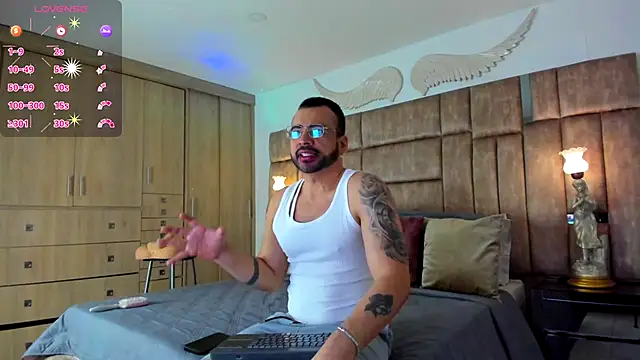 Snapshot of petterwilly1 chatting on 10/19/25, 03:12 petterwilly1 online show from 10/19/25, 03:12