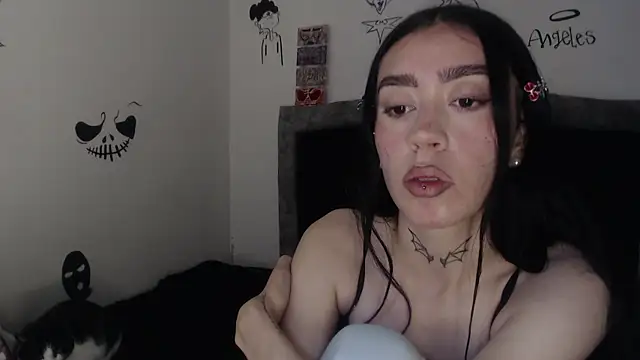 Snapshot of Julieta_De_Los_Angeles chatting on 01/05/26, 06:00 Julieta De Los Angeles online show from 01/05/26, 06:00