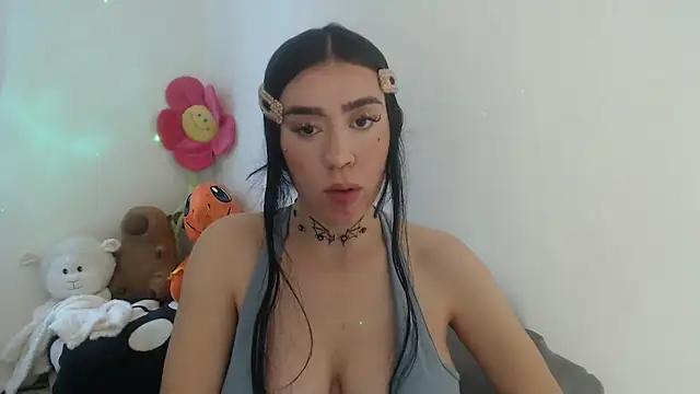 Snapshot of Julieta_De_Los_Angeles chatting on 04/13/26, 10:15 Julieta De Los Angeles online show from 04/13/26, 10:15