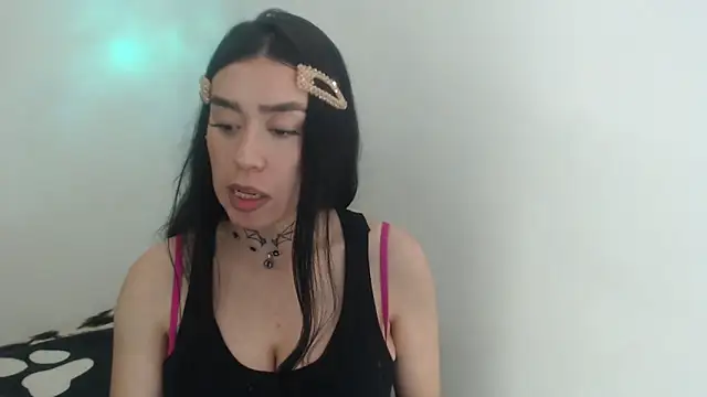 Snapshot of Julieta_De_Los_Angeles chatting on 04/15/26, 12:06 Julieta De Los Angeles online show from 04/15/26, 12:06