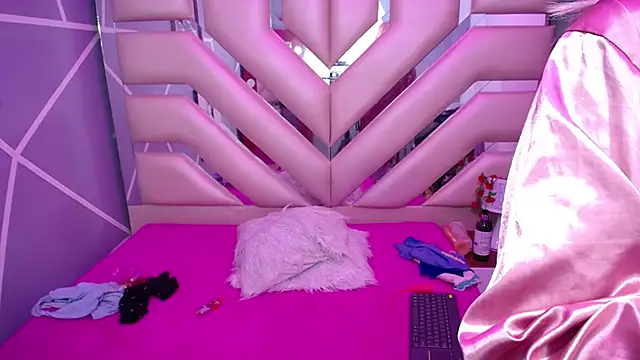 Snapshot of sophia_ny chatting on 02/21/25, 07:32 sophia ny online show from 02/21/25, 07:32