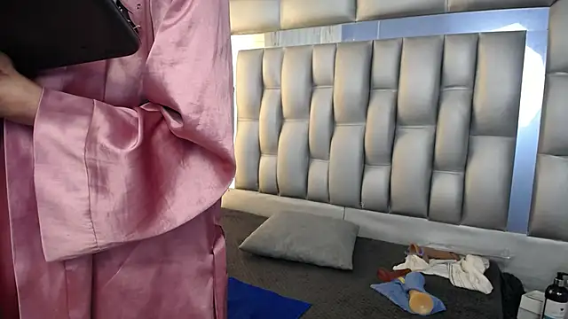 Snapshot of sophia_ny chatting on 03/05/25, 05:29 sophia ny online show from 03/05/25, 05:29