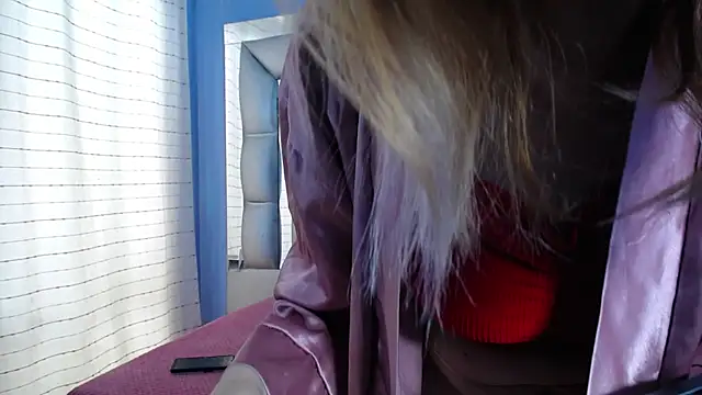 Snapshot of sophia_ny chatting on 03/15/25, 01:29 sophia ny online show from 03/15/25, 01:29