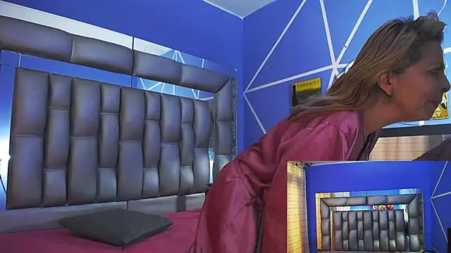 Snapshot of sophia_ny chatting on 03/19/25, 04:34 sophia ny online show from 03/19/25, 04:34