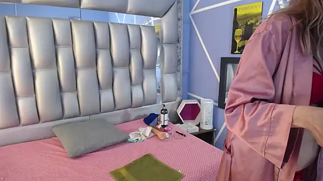 Snapshot of sophia_ny chatting on 03/21/25, 04:51 sophia ny online show from 03/21/25, 04:51