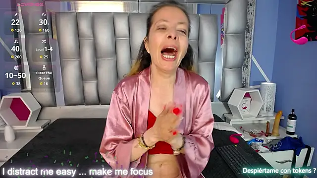 Snapshot of sophia_ny chatting on 09/25/25, 02:21 sophia ny online show from 09/25/25, 02:21