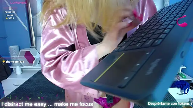 Snapshot of sophia_ny chatting on 09/27/25, 01:49 sophia ny online show from 09/27/25, 01:49