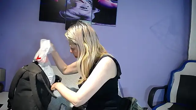 sophia ny online show from 04/29/26, 01:15