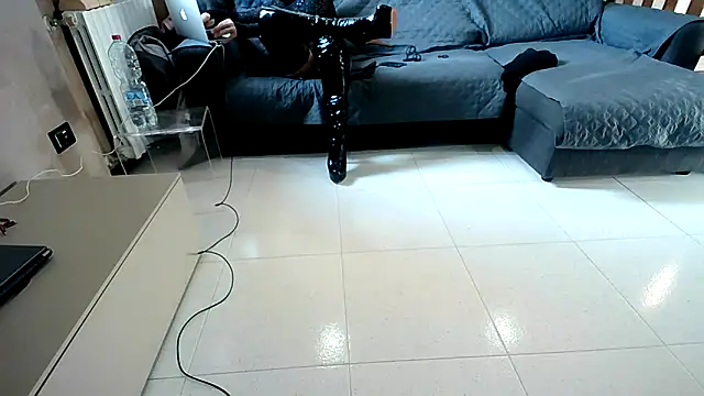 Snapshot of M87HOT chatting on 04/09/26, 03:50 M87HOT online show from 04/09/26, 03:50