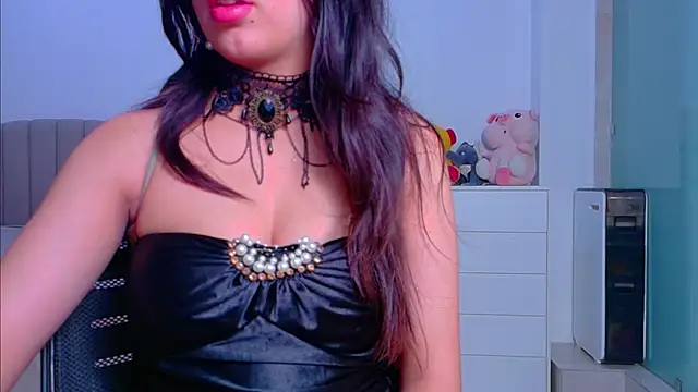 Snapshot of Aashika-Kaur chatting on 10/23/25, 04:01 Aashika-Kaur online show from 10/23/25, 04:01