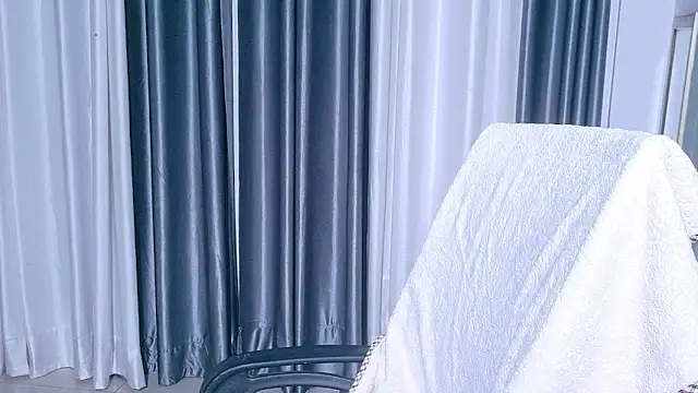 Snapshot of Aashika-Kaur chatting on 05/04/26, 05:03 Aashika-Kaur online show from 05/04/26, 05:03