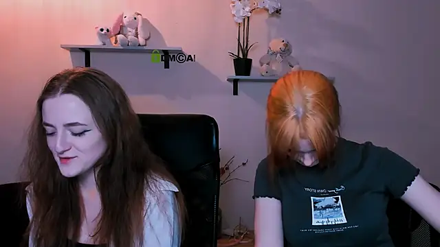 liana kisses online show from 12/20/24, 08:23