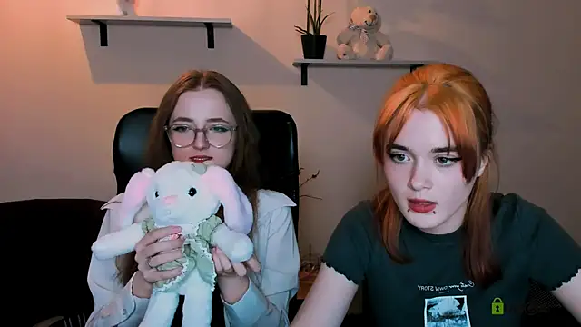 liana kisses online show from 12/21/24, 02:30