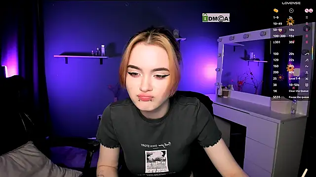 liana kisses online show from 03/15/25, 11:06