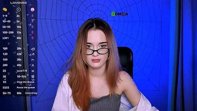 liana kisses online show from 11/10/25, 08:19