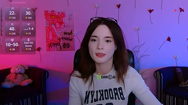 liana kisses online show from 05/13/26, 07:11