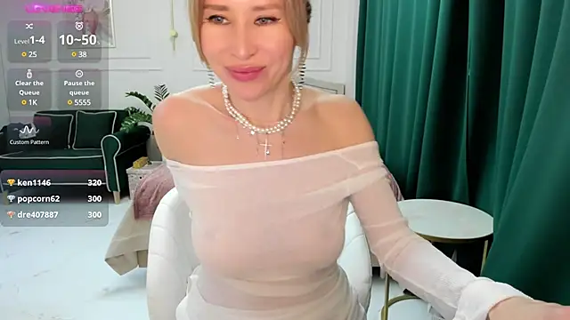 Snapshot of Jolie_Ozolla chatting on 01/31/25, 12:18 Jolie Ozolla online show from 01/31/25, 12:18