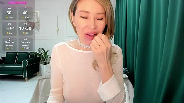 Snapshot of Jolie_Ozolla chatting on 02/12/25, 05:26 Jolie Ozolla online show from 02/12/25, 05:26