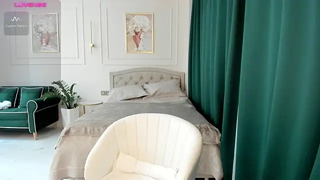 Snapshot of Jolie_Ozolla chatting on 02/24/25, 05:53 Jolie Ozolla online show from 02/24/25, 05:53