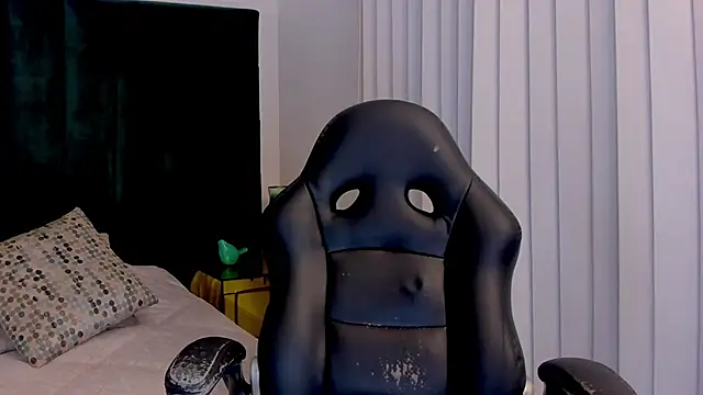 Snapshot of BarbaraKnox_ chatting on 02/27/26, 06:41 BarbaraKnox online show from 02/27/26, 06:41