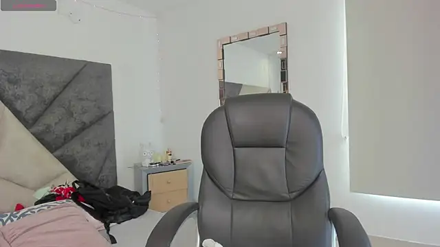 BarbaraKnox  online show from 06/09/26, 06:08