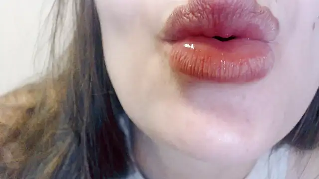 Snapshot of AliseSexyDoll777 chatting on 11/19/25, 04:51 AliseSexyDoll777 online show from 11/19/25, 04:51