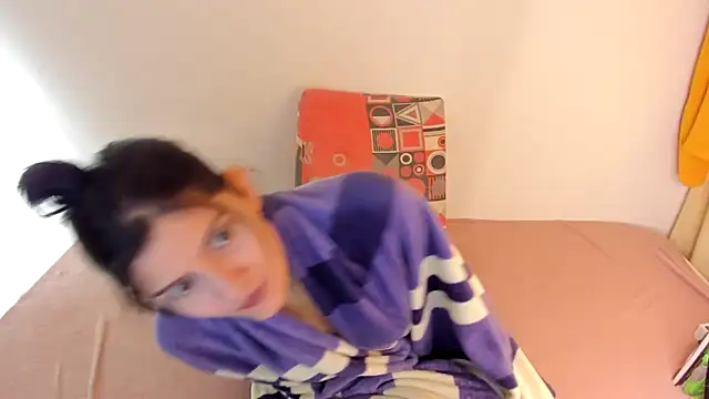 misstoya online show from 02/09/25, 12:06