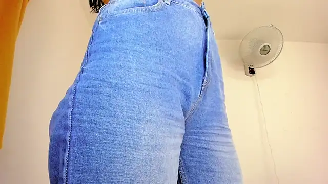 misstoya online show from 02/17/25, 04:31