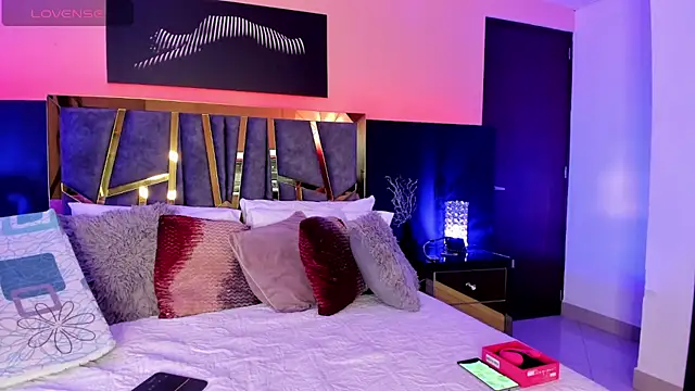 ChloeConnorr online show from 12/16/25, 04:28