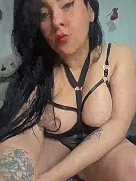Snapshot of bigboobsrose1 chatting on 05/12/26, 10:23 bigboobsrose1 online show from 05/12/26, 10:23