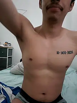 Snapshot of culitotragon24 chatting on 10/31/25, 06:03 culitotragon24 online show from 10/31/25, 06:03