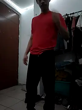 Snapshot of culitotragon24 chatting on 12/23/25, 07:39 culitotragon24 online show from 12/23/25, 07:39