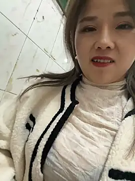 Efangfang online show from 01/11/25, 02:15