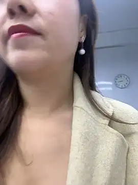 Efangfang online show from 02/23/25, 12:48