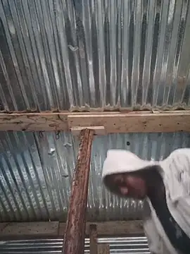 Snapshot of MkingPin chatting on 10/27/25, 04:00 MkingPin online show from 10/27/25, 04:00