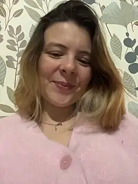 Snapshot of Nina_blain chatting on 01/17/25, 08:45 Nina blain online show from 01/17/25, 08:45