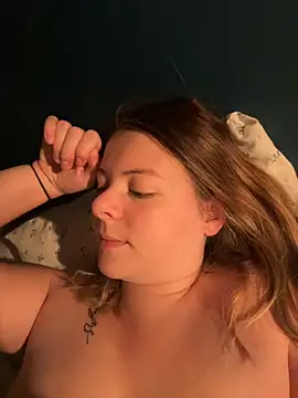 Snapshot of Nina_blain chatting on 11/02/25, 09:00 Nina blain online show from 11/02/25, 09:00