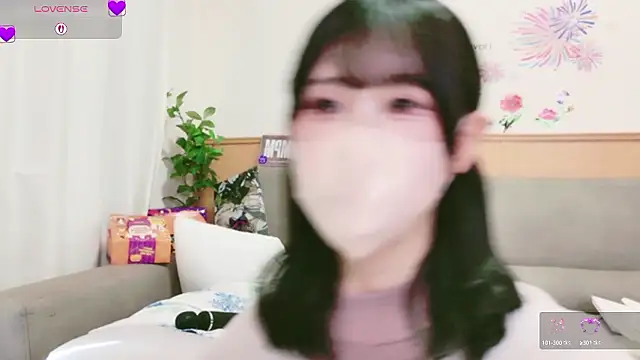 Conatsu online show from 10/29/25, 04:37