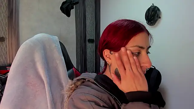 selene red  online show from 02/04/26, 01:00