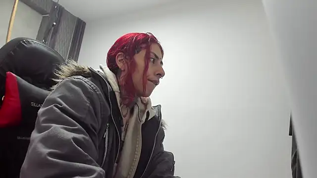 selene red  online show from 06/04/26, 01:11