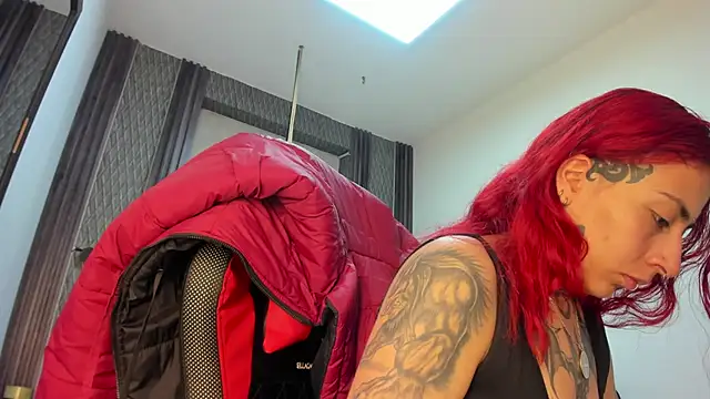 selene red  online show from 06/10/26, 02:45