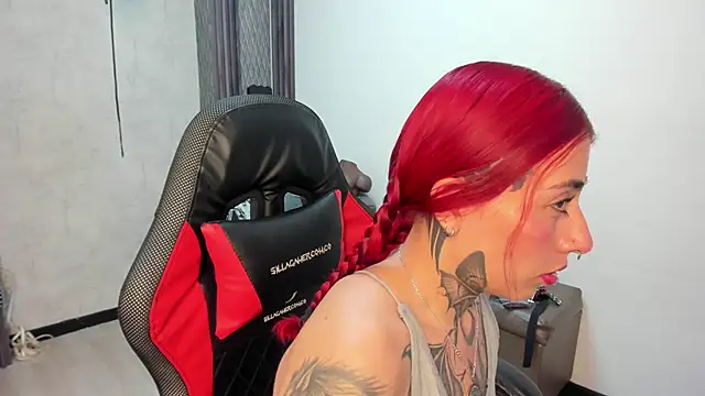 selene red  online show from 06/11/26, 02:53