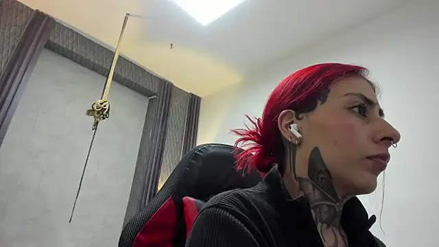 selene red  online show from 06/15/26, 01:41