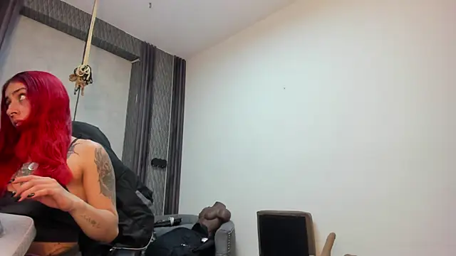 selene red  online show from 06/24/26, 02:54